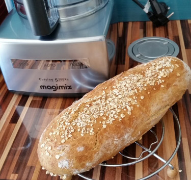 Pain d'épeautre semi-complet Magimix.