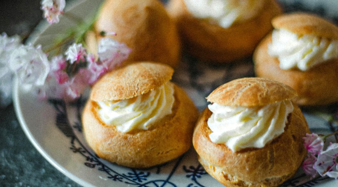 Choux sucrés à la crème fouettée