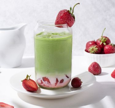 Strawberry Matcha Latte Magimix.