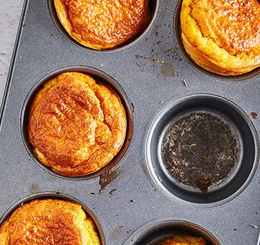 Muffins au yaourt, légumes & herbes Magimix.