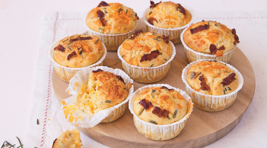 Muffins au cheddar et au bacon