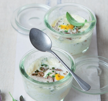 Baked eggs with cheese and porcini Magimix.