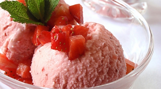 Recette La crème glacée à la fraise (facile, rapide)