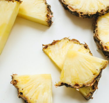 Salade ananas-crevettes Magimix.