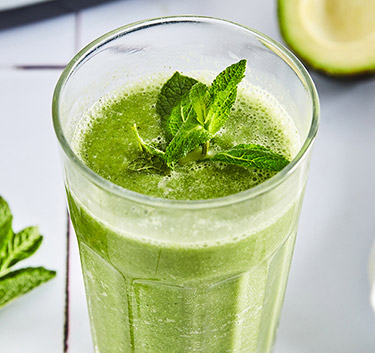 Smoothie avocat, chou kale, menthe Magimix.