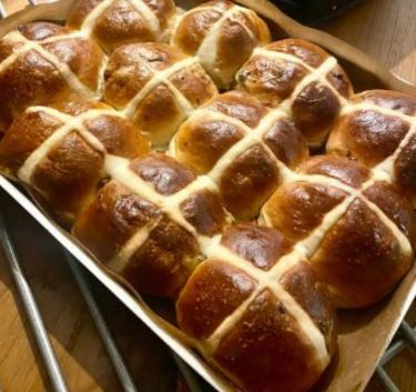 Hot cross buns from Linda Magimix.