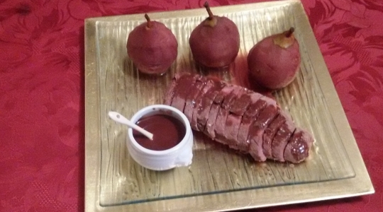 Magret de canard, poires pochées