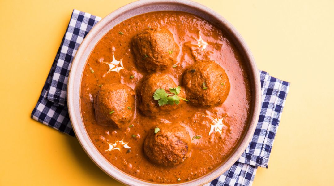 Chicken Meatballs in Red Curry