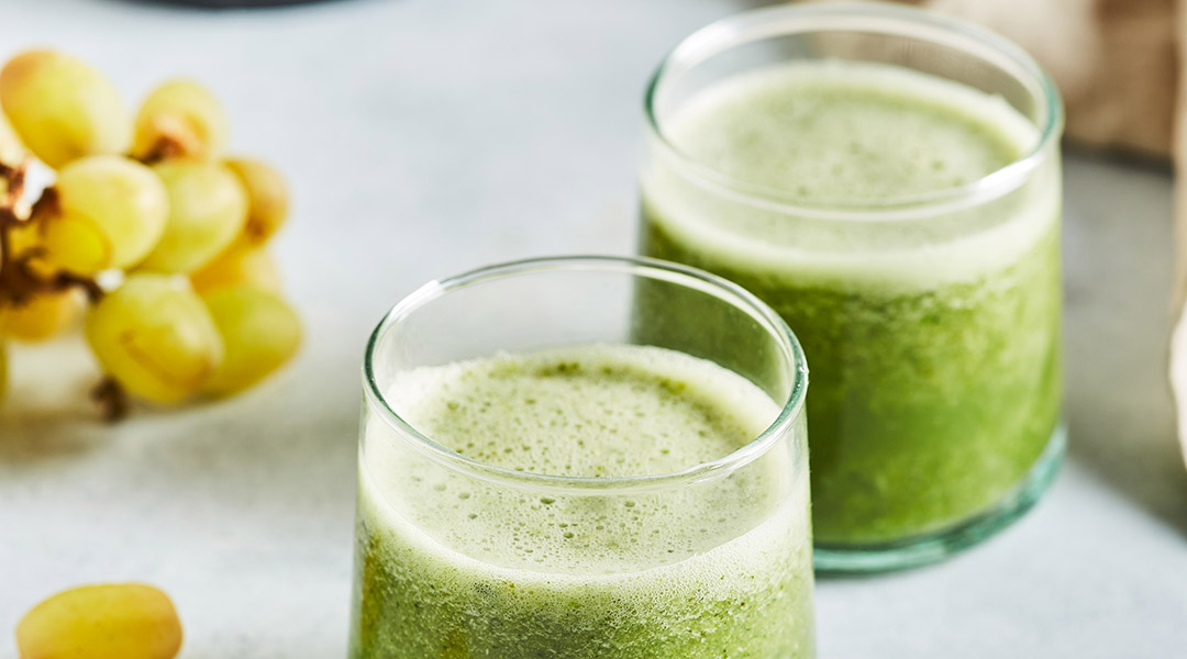 Smoothie chou kale, raisin & basilic