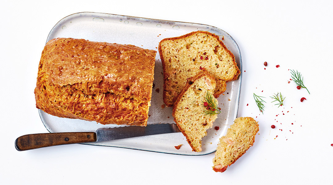 Cake saumon, aneth et baies rouges