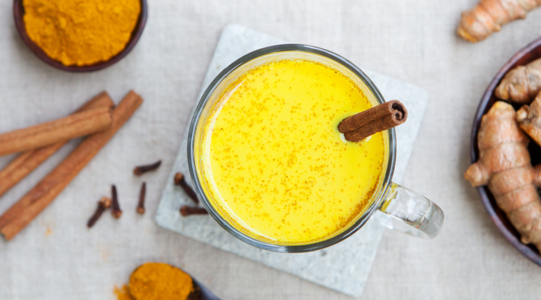 Latte au curcuma