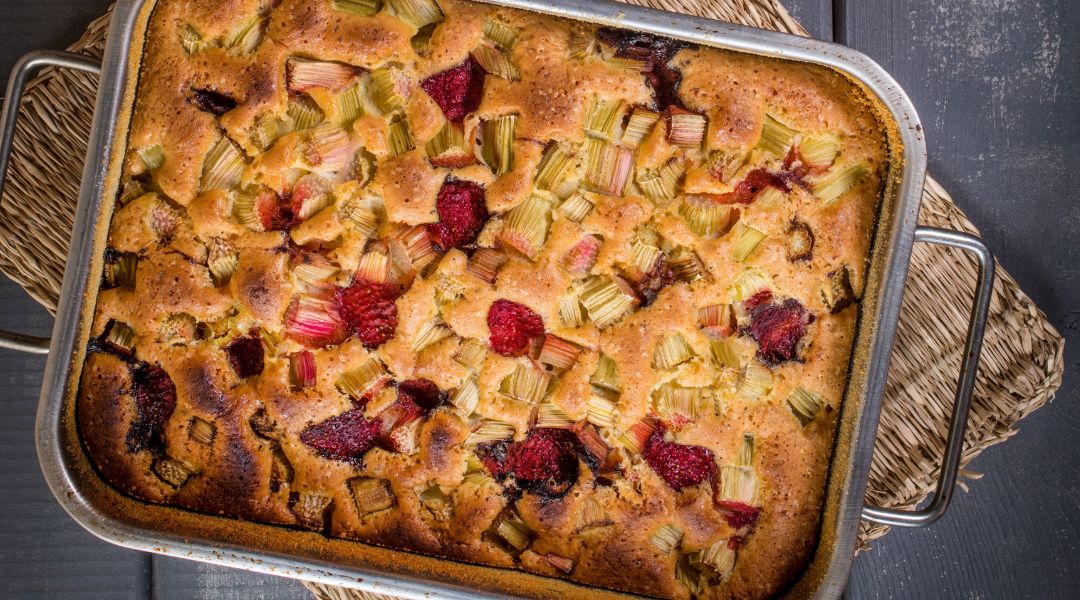Gâteau rhubarbe et fraises