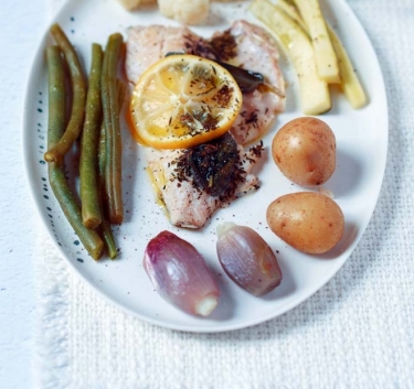 Dorade aux herbes et aux légumes Magimix.