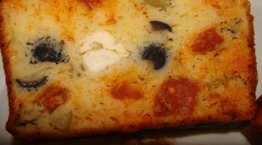 Cake chorizo, olives et féta