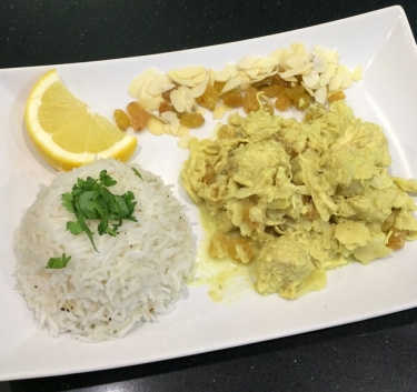 Poulet au curry, raisins secs, amandes Magimix.