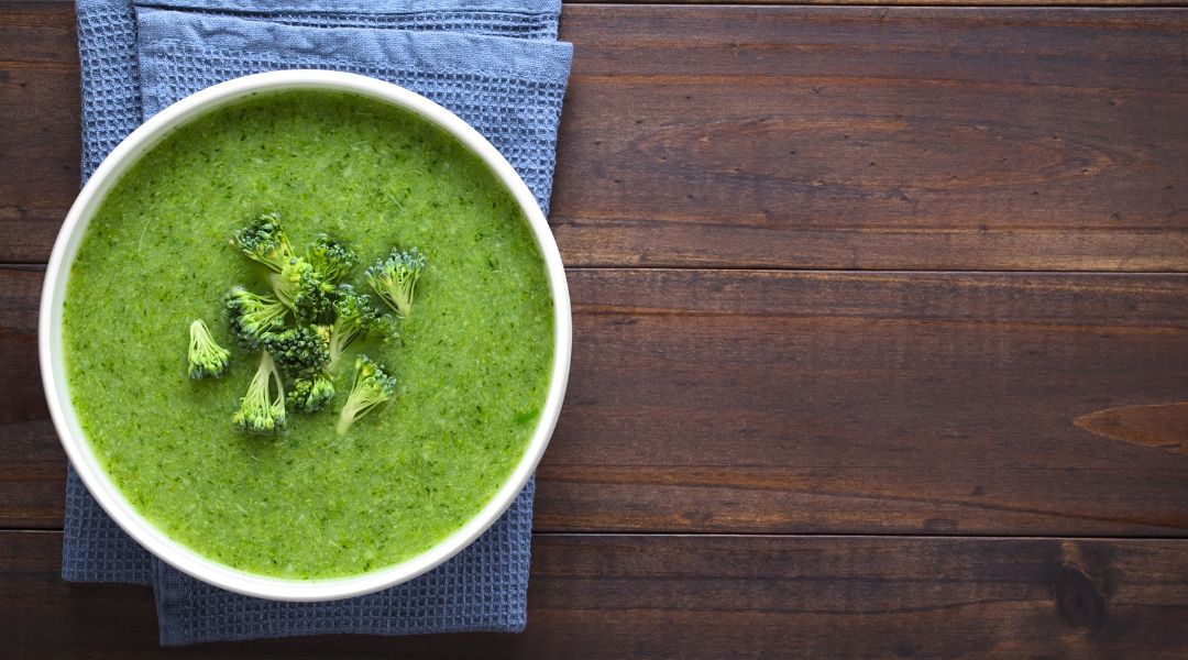 Soupe épicée aux brocolis