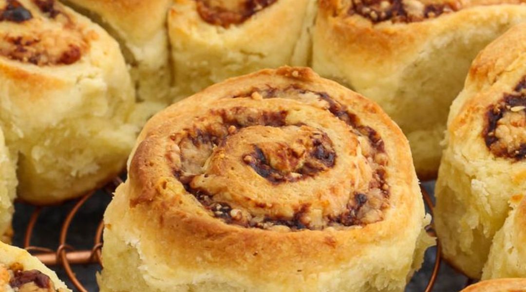 Cheese & vegemite scrolls Magimix Recipe