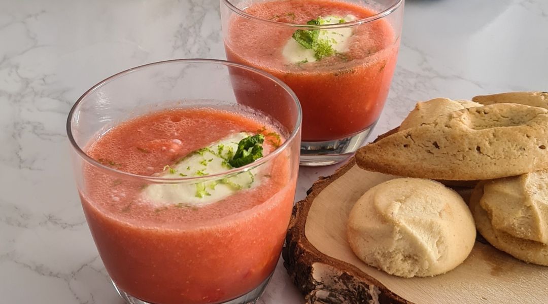 Soupe de fraises et chantilly