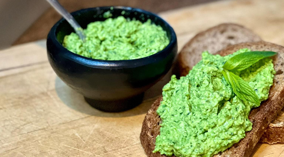 Pea, goats cheese and spinach dip Magimix Recipe